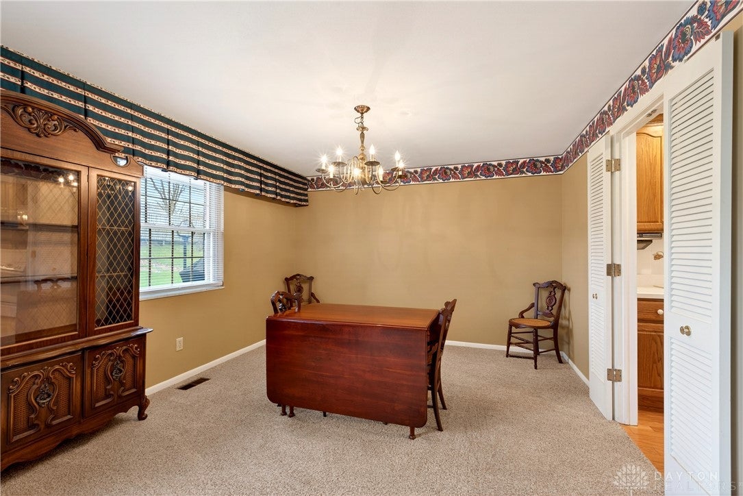 1547 Ambridge Road Centerville, OH 45459 - Photo 10 of 79 Gallery Image 10