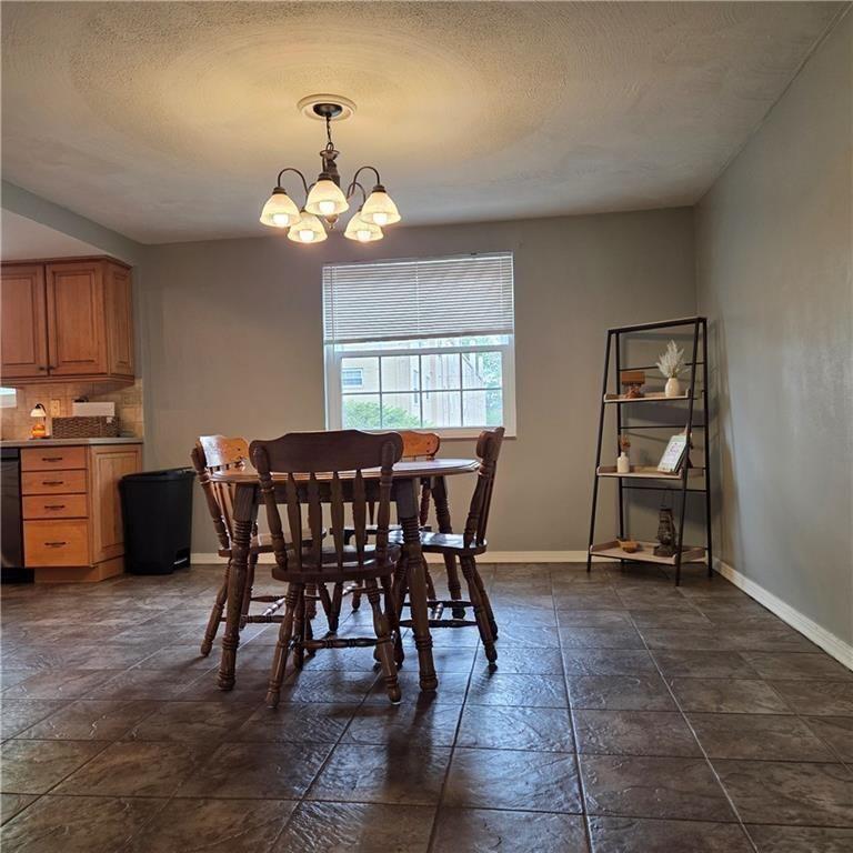 102 Raleigh Court Pittsburgh, PA 15237 - Photo 11 of 21 Gallery Image 11