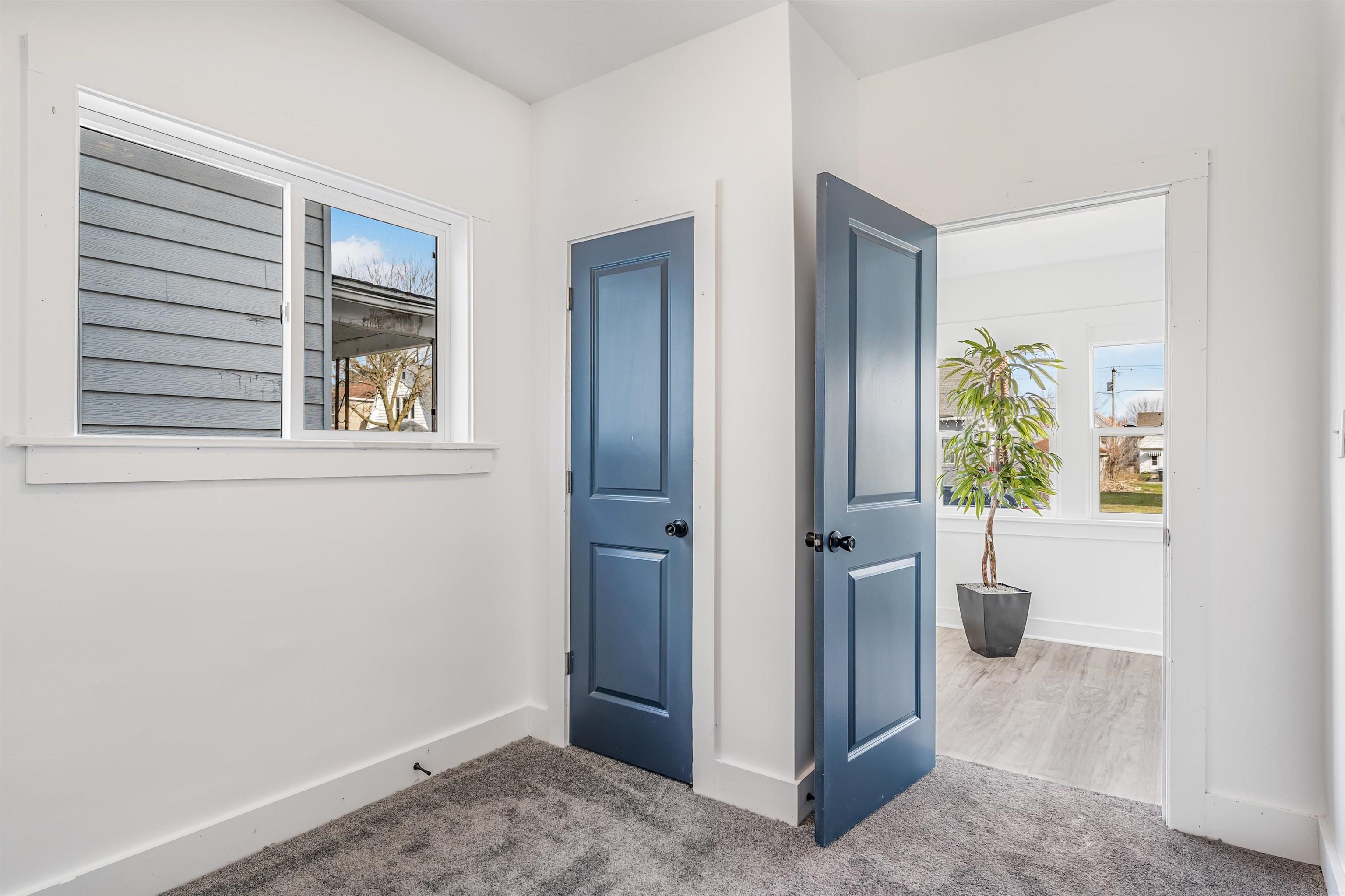 1405 Stophlet Street Fort Wayne, IN 46802 - Photo 15 of 34