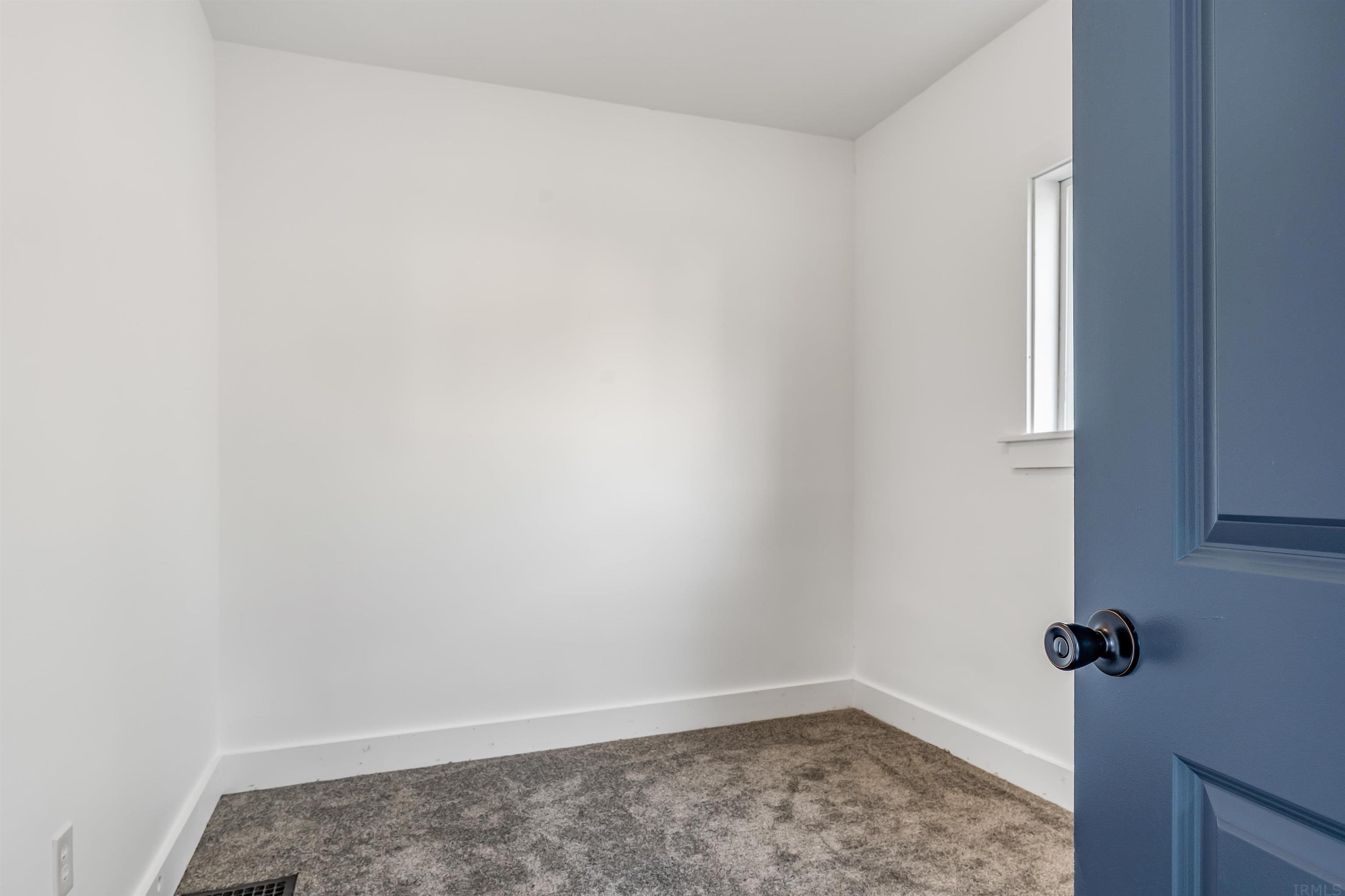 1405 Stophlet Street Fort Wayne, IN 46802 - Photo 17 of 34