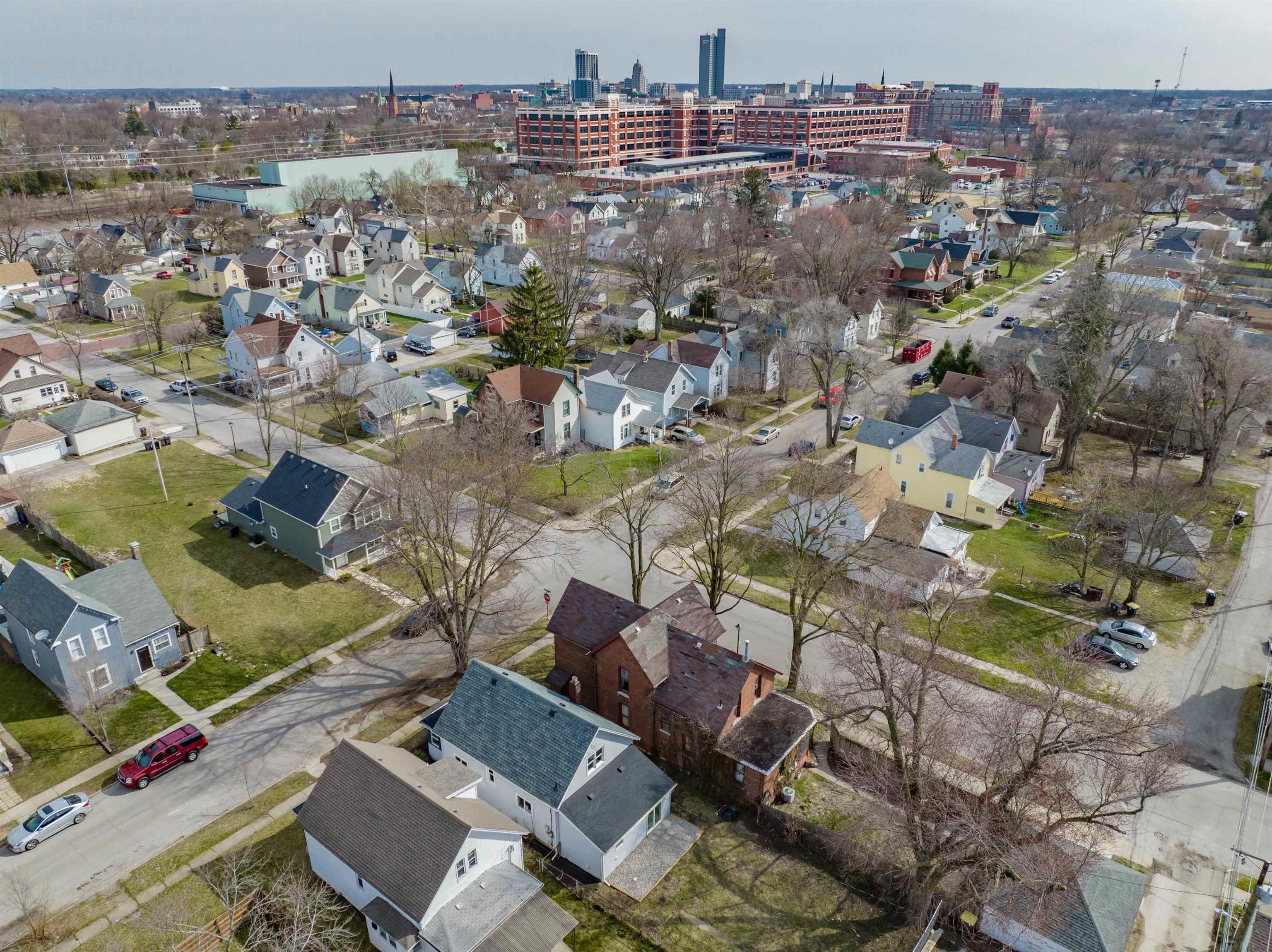 1405 Stophlet Street Fort Wayne, IN 46802 - Photo 2 of 34