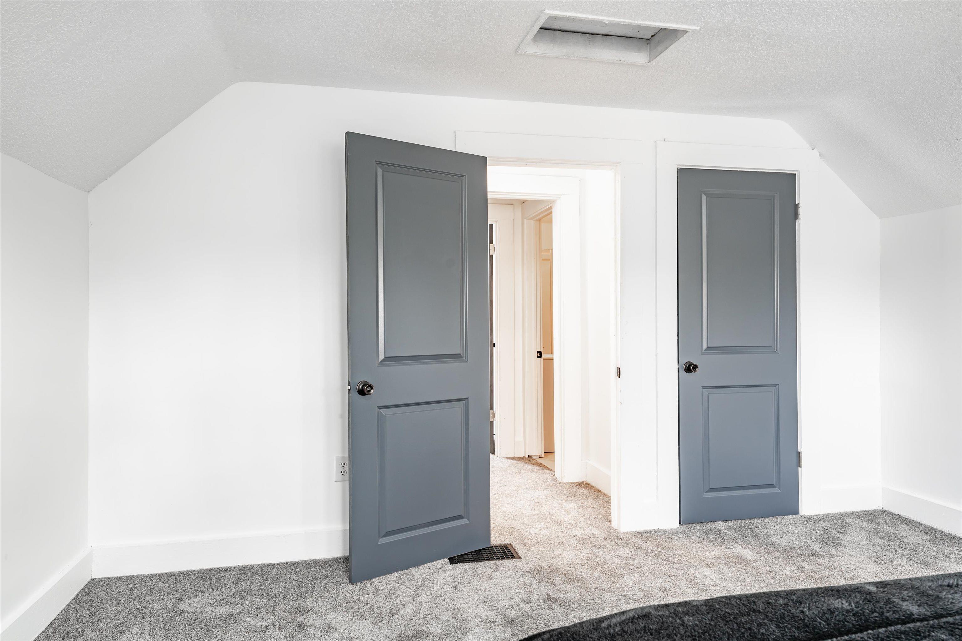 1405 Stophlet Street Fort Wayne, IN 46802 - Photo 27 of 34