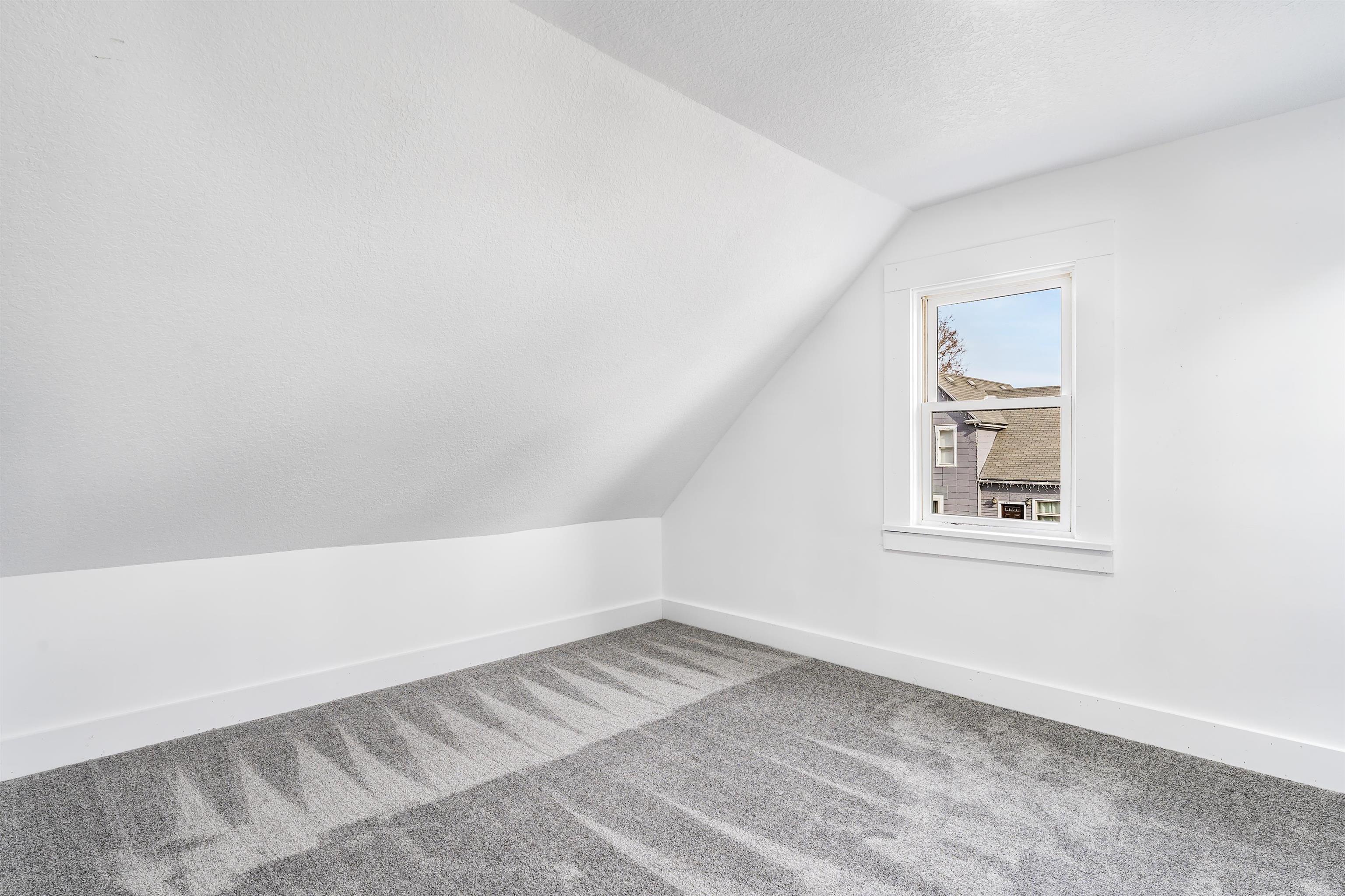 1405 Stophlet Street Fort Wayne, IN 46802 - Photo 28 of 34