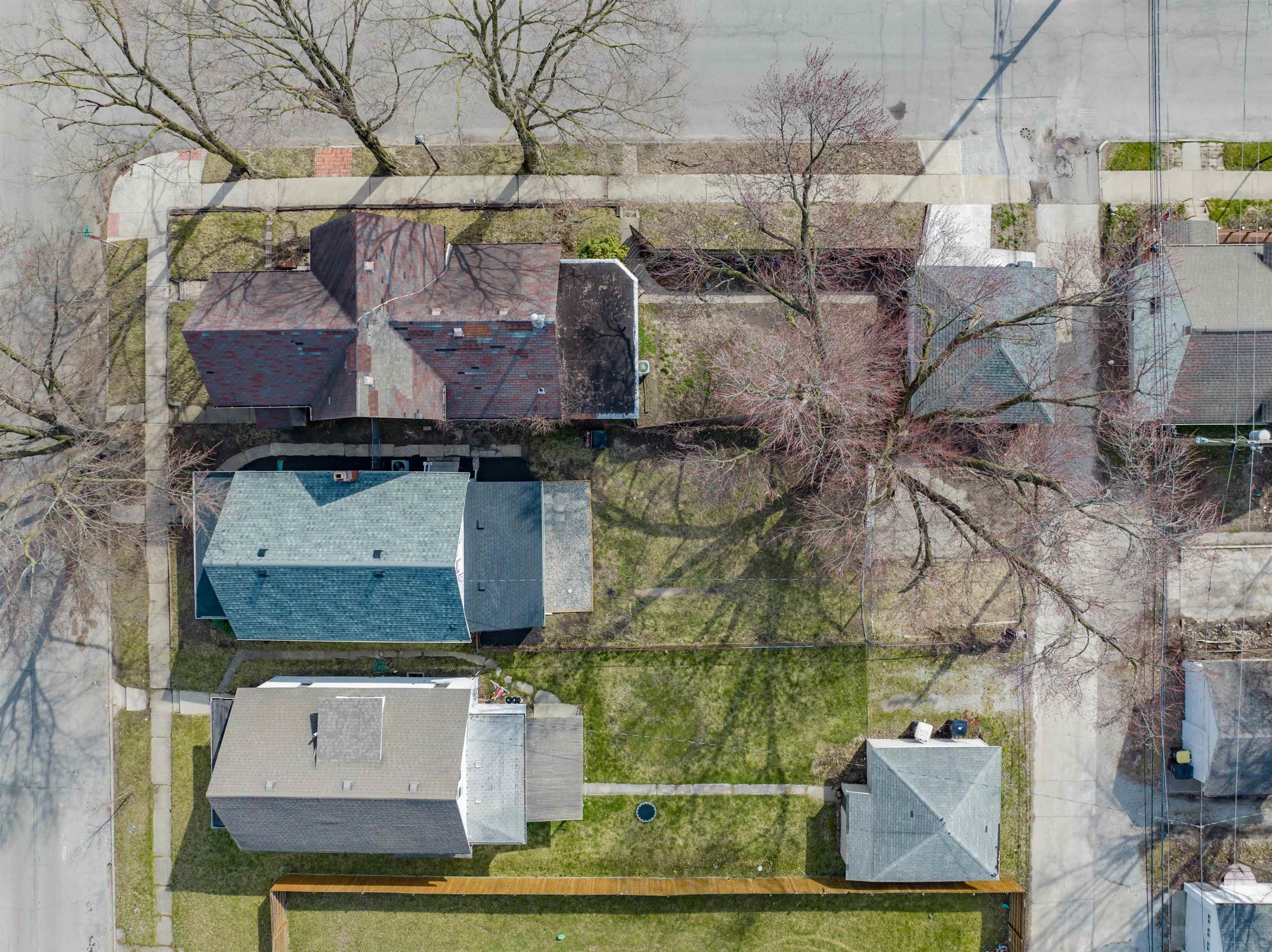 1405 Stophlet Street Fort Wayne, IN 46802 - Photo 4 of 34