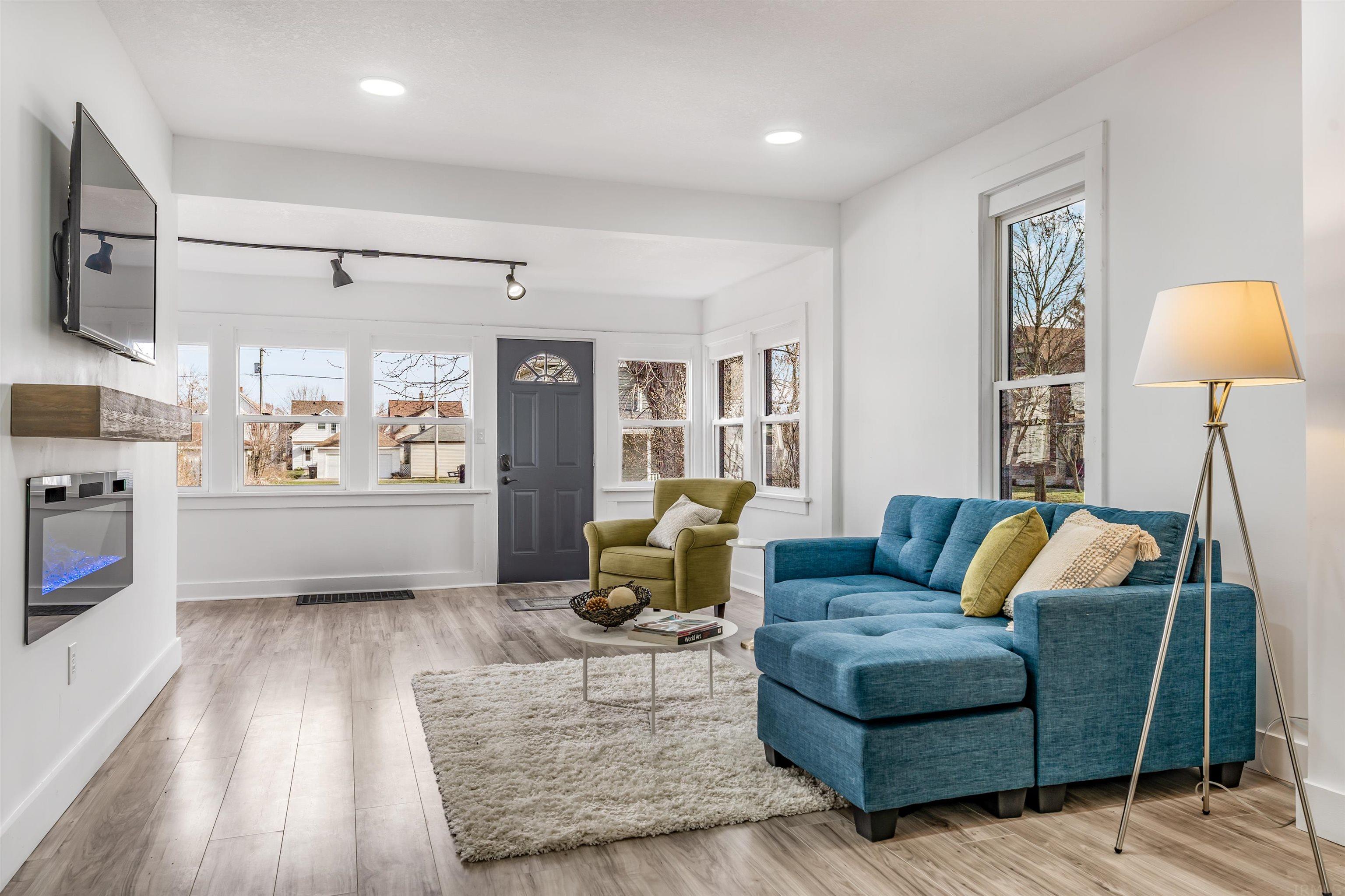 1405 Stophlet Street Fort Wayne, IN 46802 - Photo 7 of 34