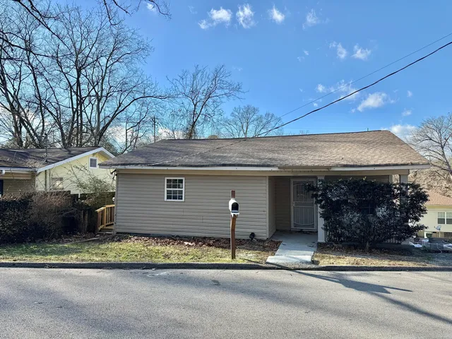 $1,800 | 805 Gillespie Road, Chattanooga, TN 37411