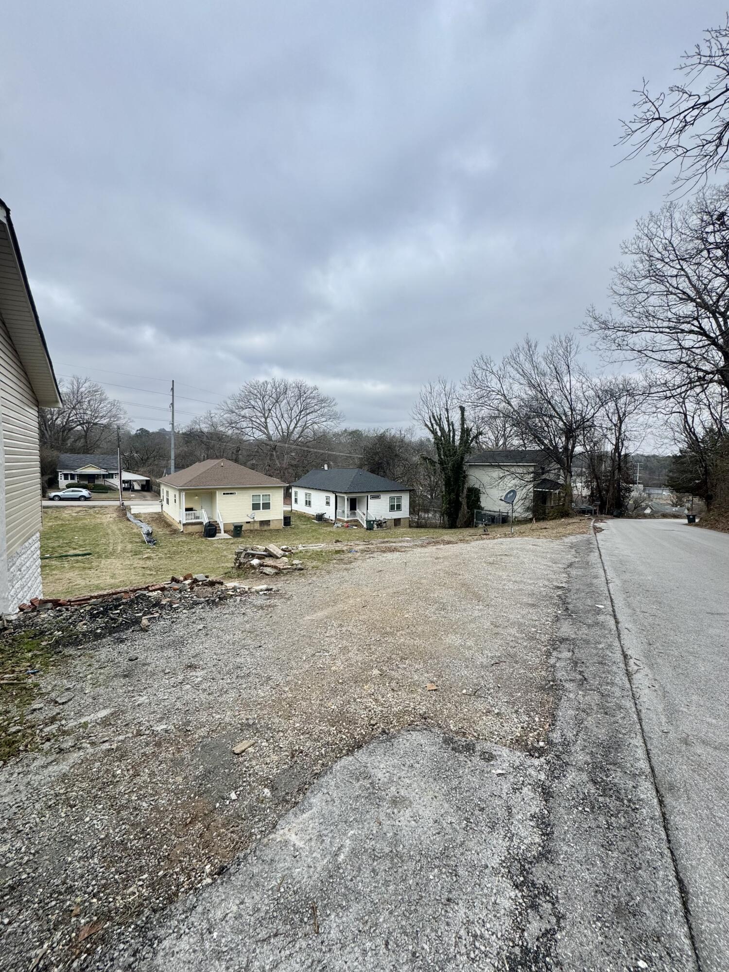 805 Gillespie Road Chattanooga, TN 37411 - Photo 23 of 24 Photo Feb 05 2026, 12 04 45 PM