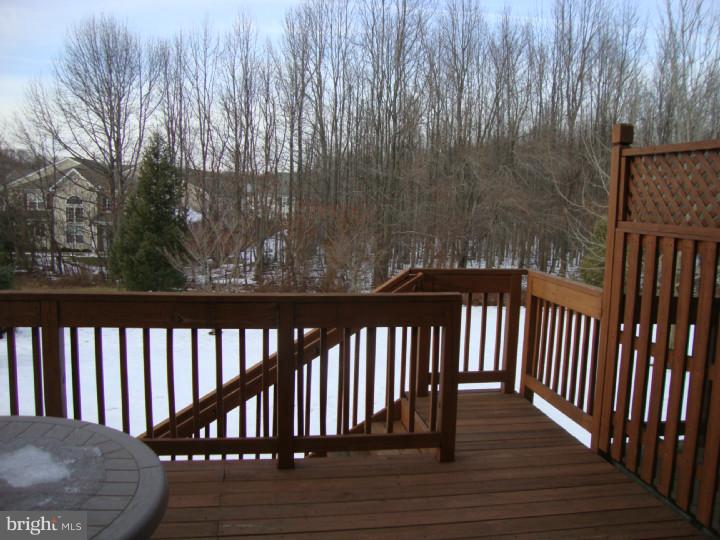 32 Windsor Pond Road Princeton Junction, NJ 08550 - Photo 16 of 17 Deck