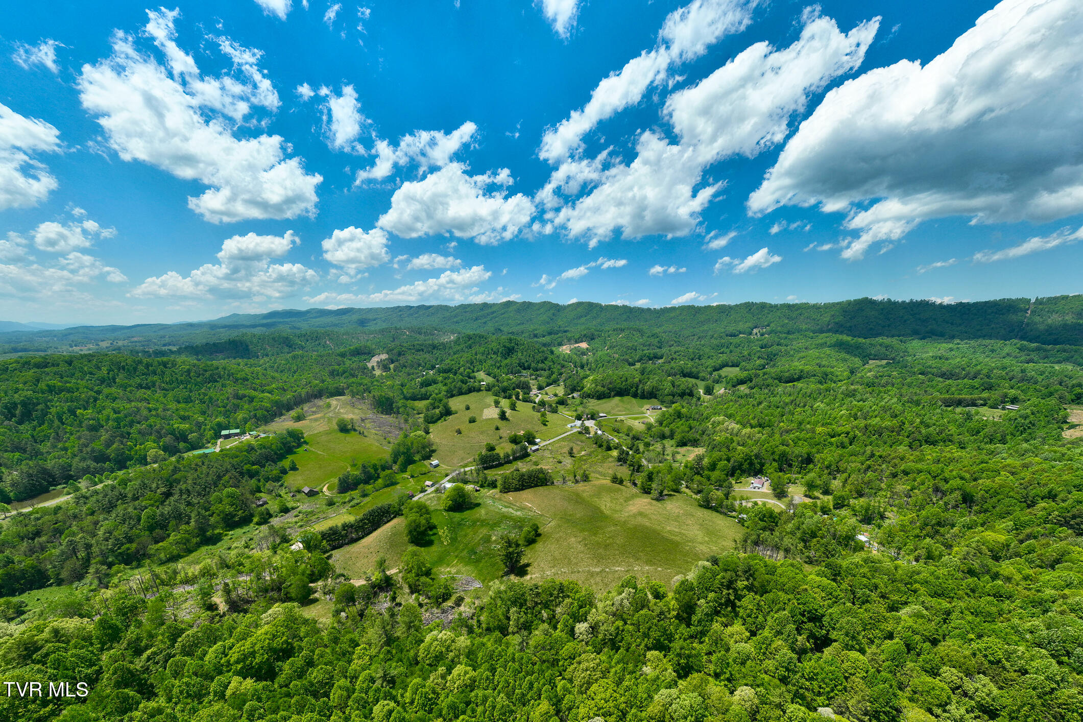 856 Shingletown Road Mountain City, TN 37683 - Photo 2 of 77 856 Shingletown Road (4 of 91)