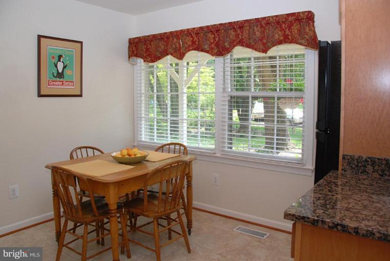 1307 Deep Run Lane Reston, VA 20190 - Photo 6 of 29 Breakfast Area