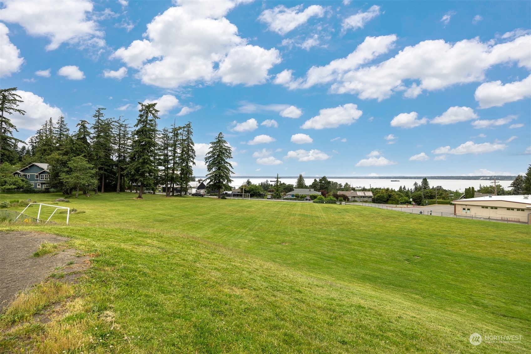 117 Underhill Road Bellingham, WA 98225 - Photo 2 of 40 a view of an ocean and city