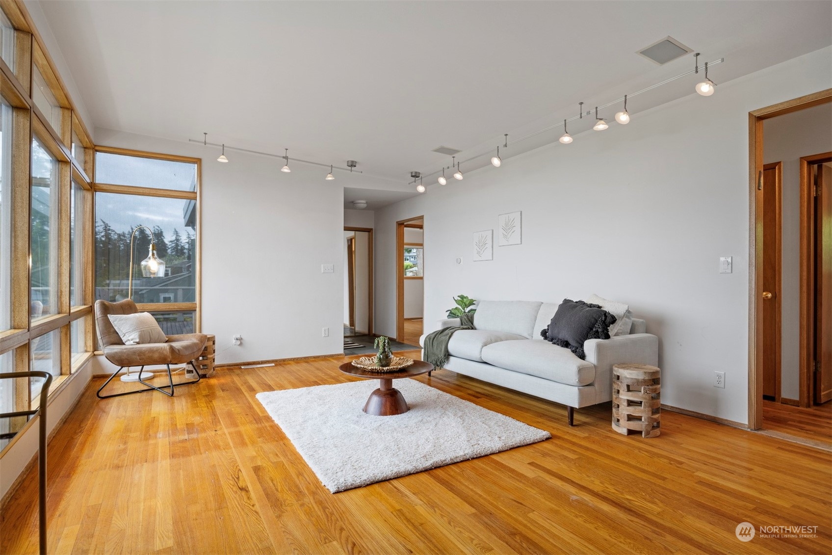 117 Underhill Road Bellingham, WA 98225 - Photo 7 of 40 a living room with furniture and wooden floor