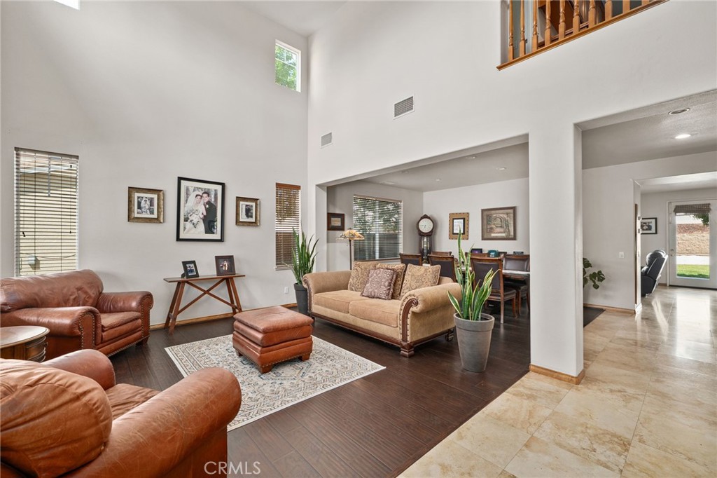 17241 Greentree Drive Riverside, CA 92503 - Photo 7 of 53