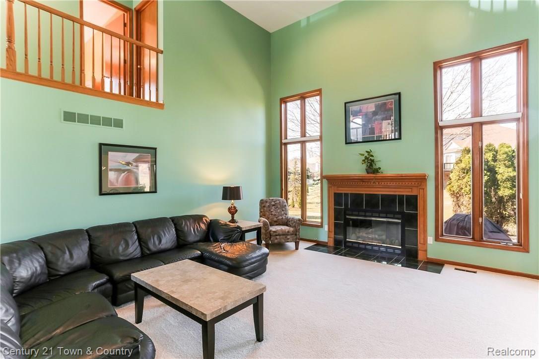 961 River Mist Drive Rochester, MI 48307 - Photo 10 of 56 010-Living_Room-3907890-large.jpg