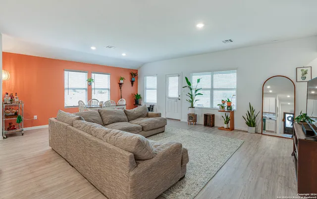 $1,700 | 14606 Somerset Mill, San Antonio, TX 78254