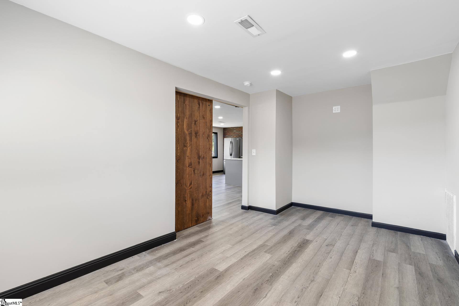 327 West Main Street Clinton, SC 29325 - Photo 20 of 26