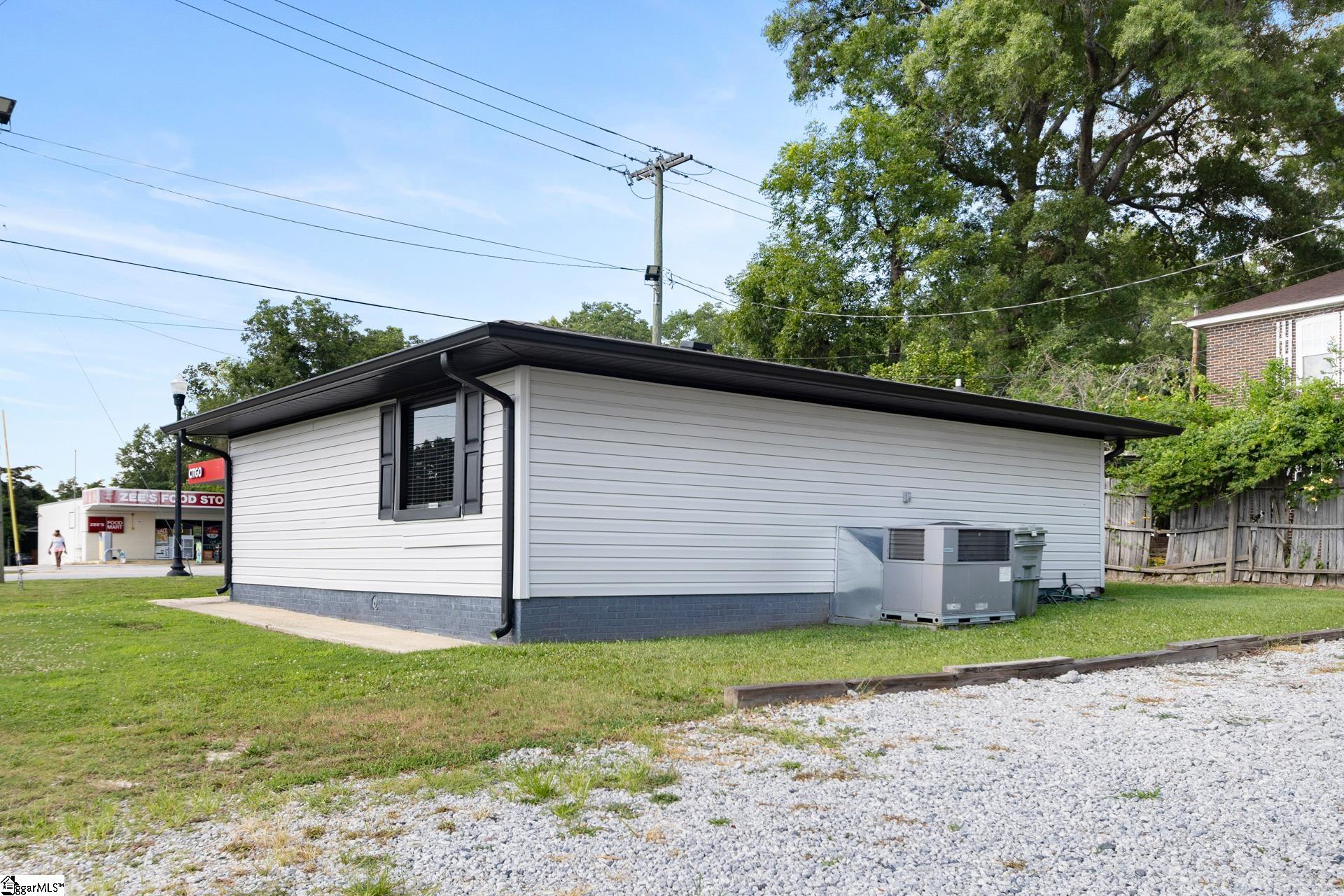 327 West Main Street Clinton, SC 29325 - Photo 26 of 26