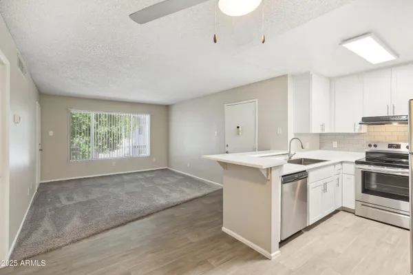 $1,472 | 1620 West Southern Avenue, Unit B1, Mesa, AZ 85202