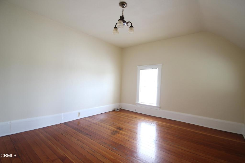 166 Dearborn Street Pasadena, CA 91103 - Photo 10 of 17 J