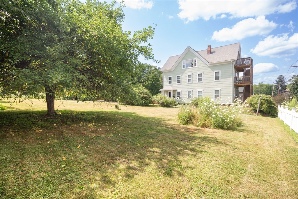 18 Steele Street Worcester, MA 01607 - Photo 4 of 41