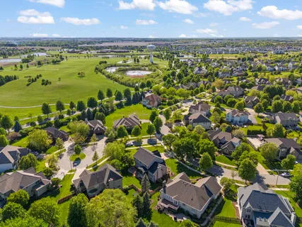 $685,000 | 26407 Silverleaf Drive, Plainfield, IL 60585