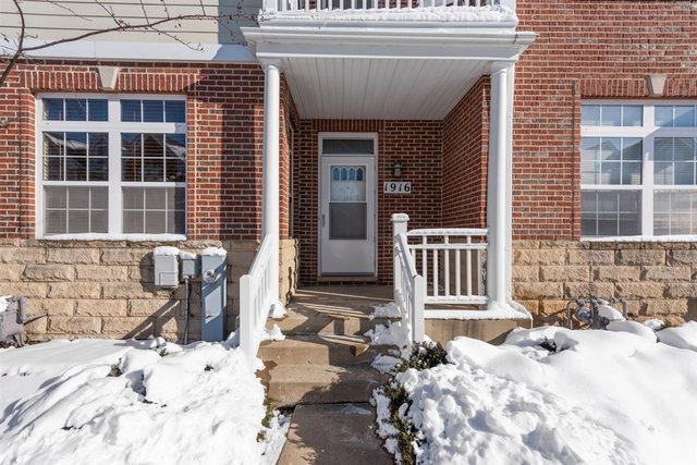1916 Keystone Place Schaumburg, IL 60193 - Photo 2 of 30