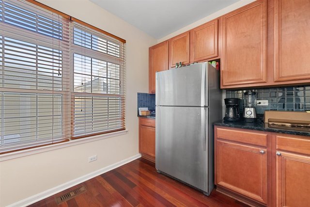 1916 Keystone Place Schaumburg, IL 60193 - Photo 12 of 30