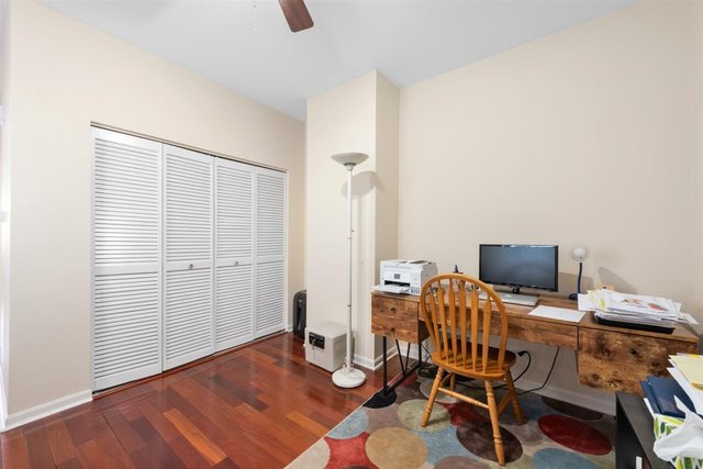 1916 Keystone Place Schaumburg, IL 60193 - Photo 15 of 30