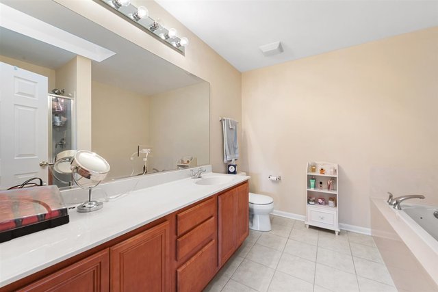 1916 Keystone Place Schaumburg, IL 60193 - Photo 17 of 30