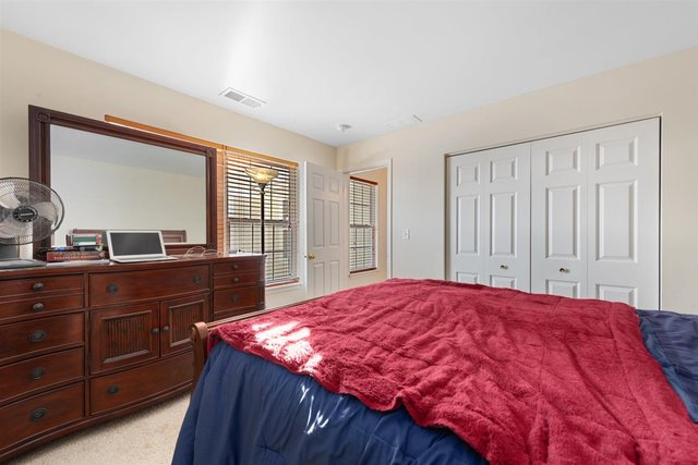 1916 Keystone Place Schaumburg, IL 60193 - Photo 18 of 30