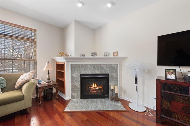 1916 Keystone Place Schaumburg, IL 60193 - Photo 6 of 30