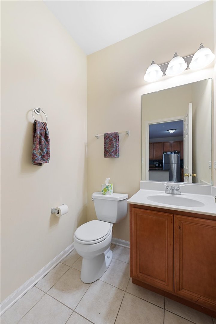 1916 Keystone Place Schaumburg, IL 60193 - Photo 9 of 30