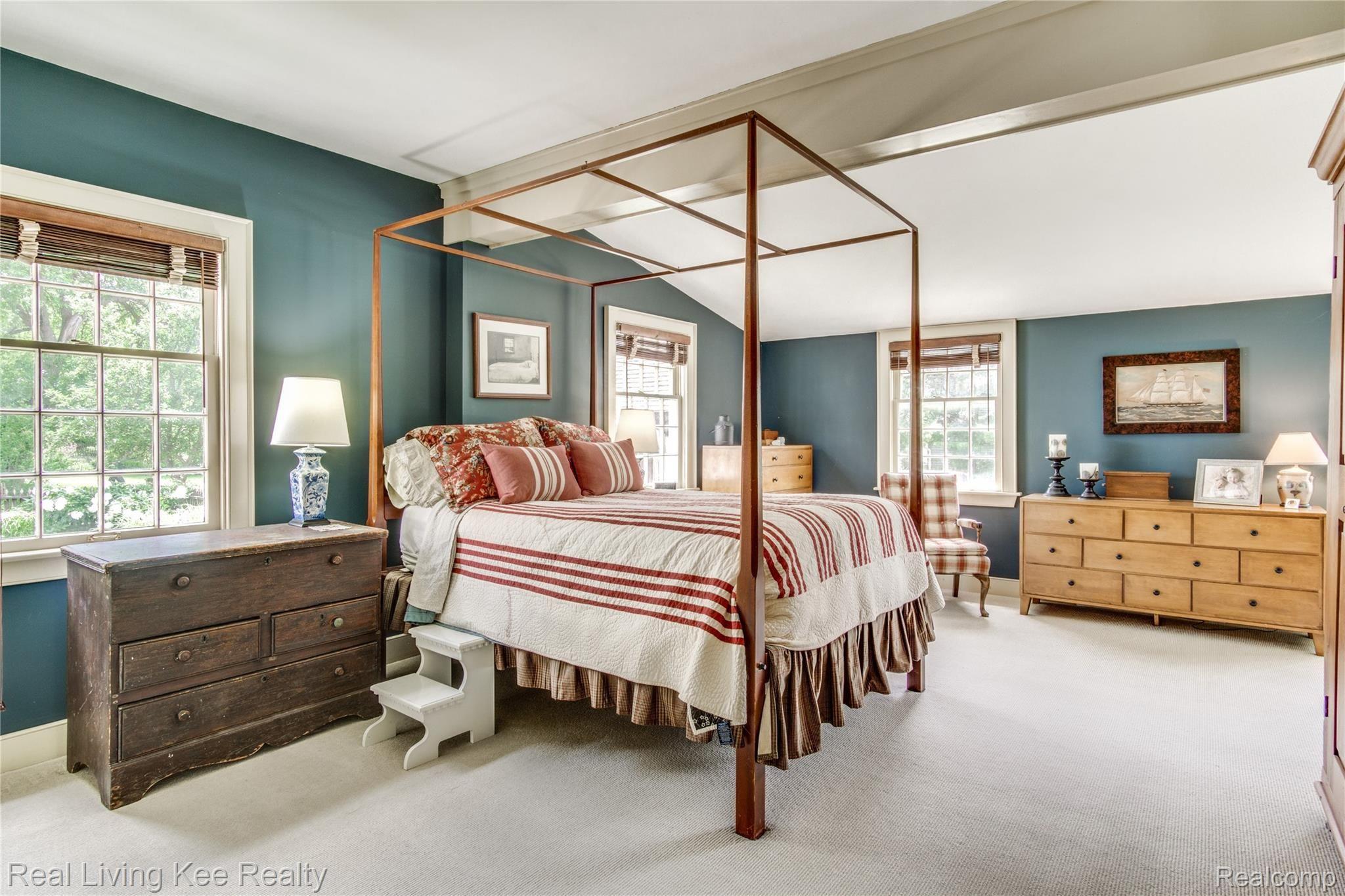 960 East Tienken Road Rochester, MI 48306 - Photo 28 of 56 Interiors 17.jpg