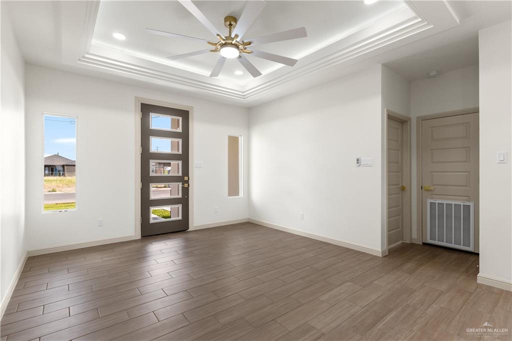 303 Merida Donna, TX 78537 - Photo 4 of 27