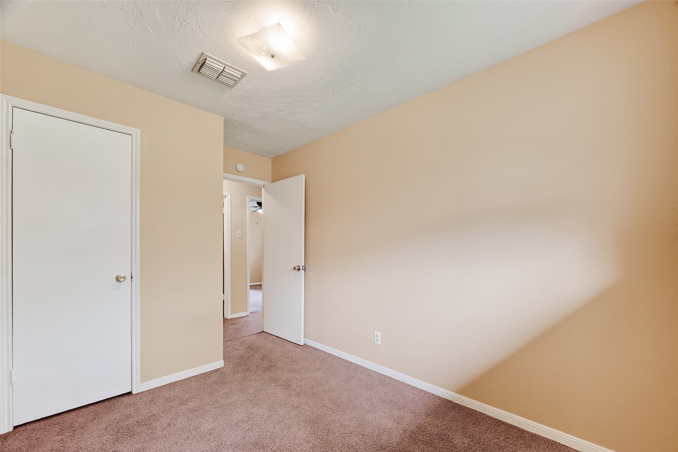 4826 Redfish Reef Drive Bacliff, TX 77518 - Photo 16 of 25 a view of room