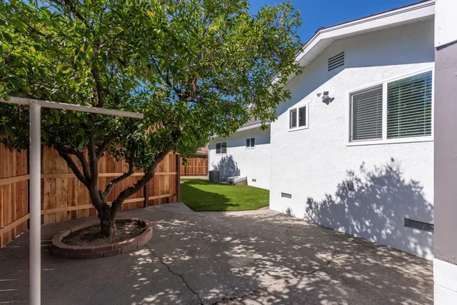 $850,000 | 24 East Abbey Street, Winters, CA 95694