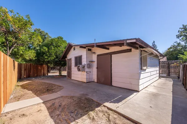 $850,000 | 24 East Abbey Street, Winters, CA 95694