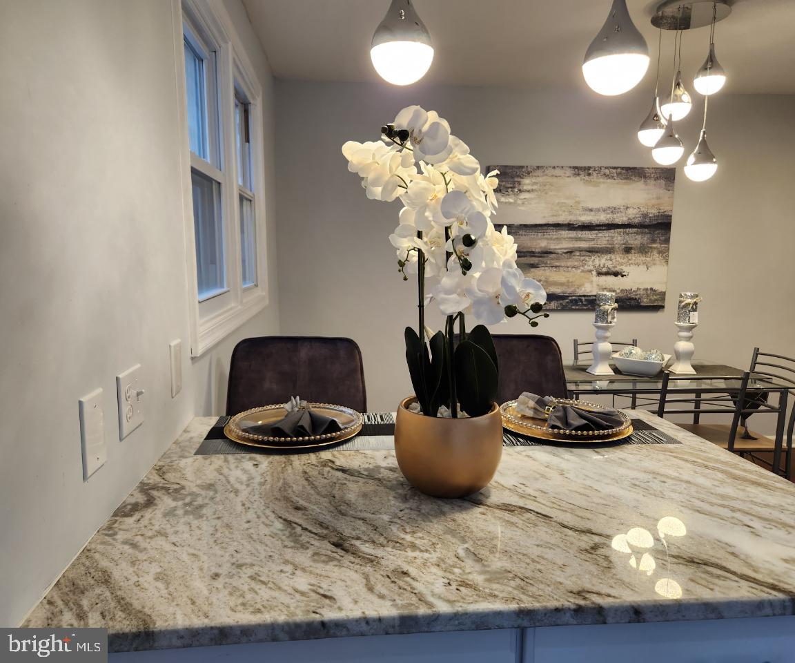 2090 Kent Road Folcroft, PA 19032 - Photo 15 of 35 Breakfast bar