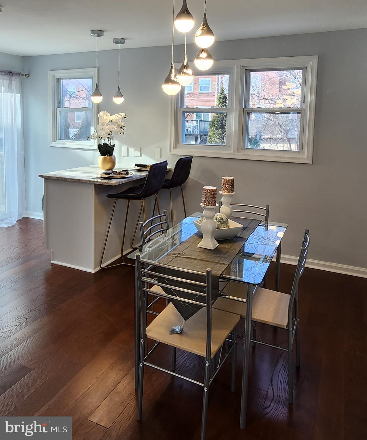 2090 Kent Road Folcroft, PA 19032 - Photo 19 of 35 Chandelier