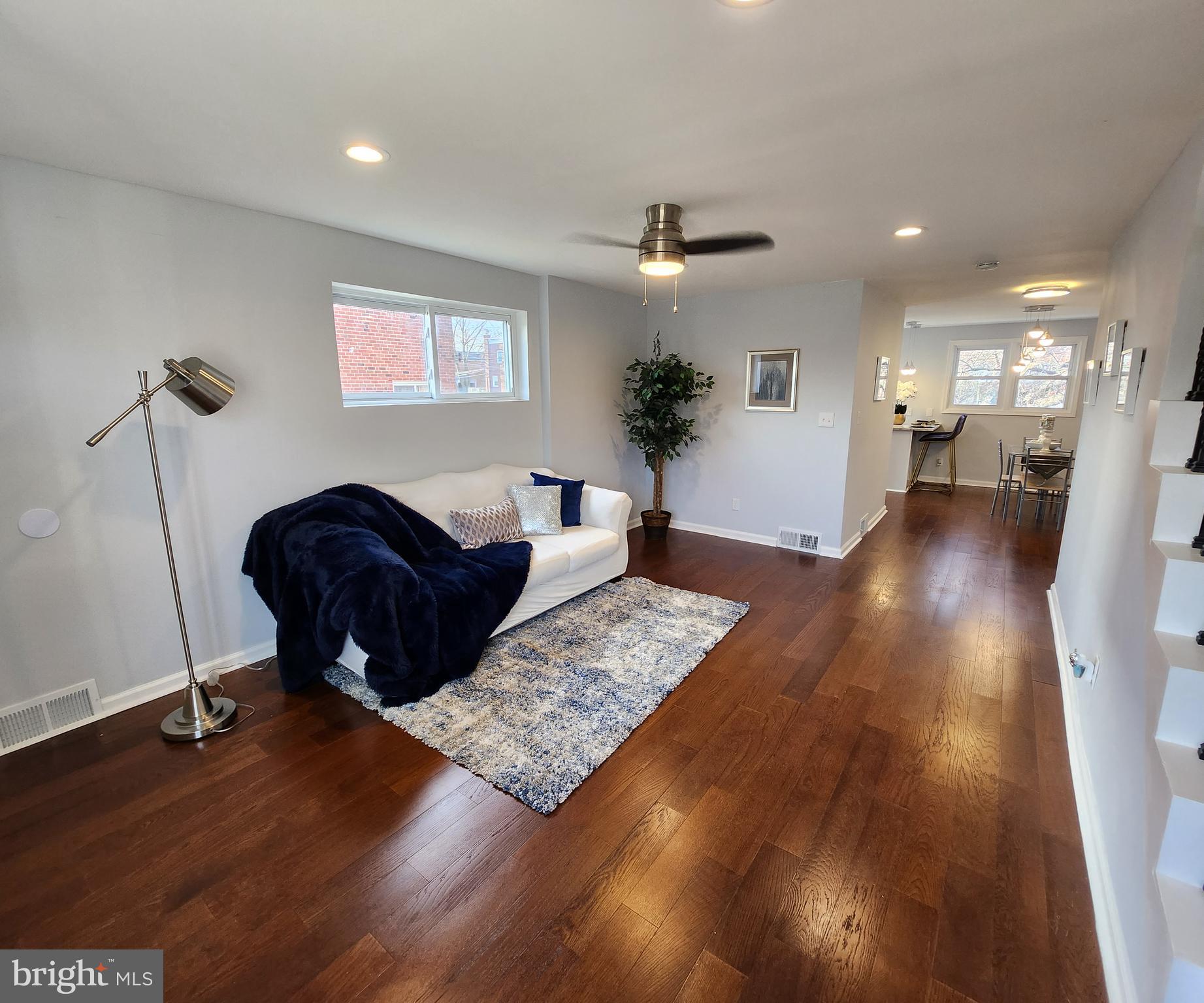 2090 Kent Road Folcroft, PA 19032 - Photo 6 of 35 Living room