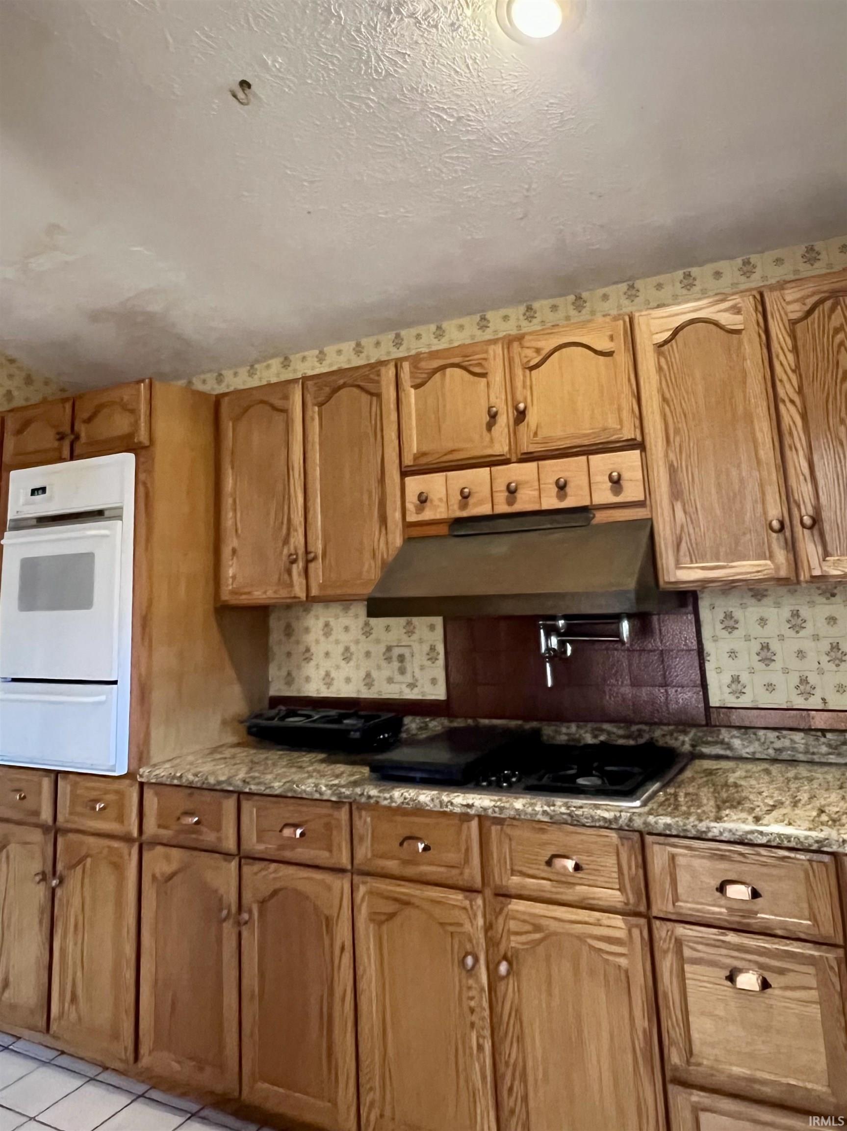 9531 South Harbour Pointe Drive Bloomington, IN 47401 - Photo 12 of 31