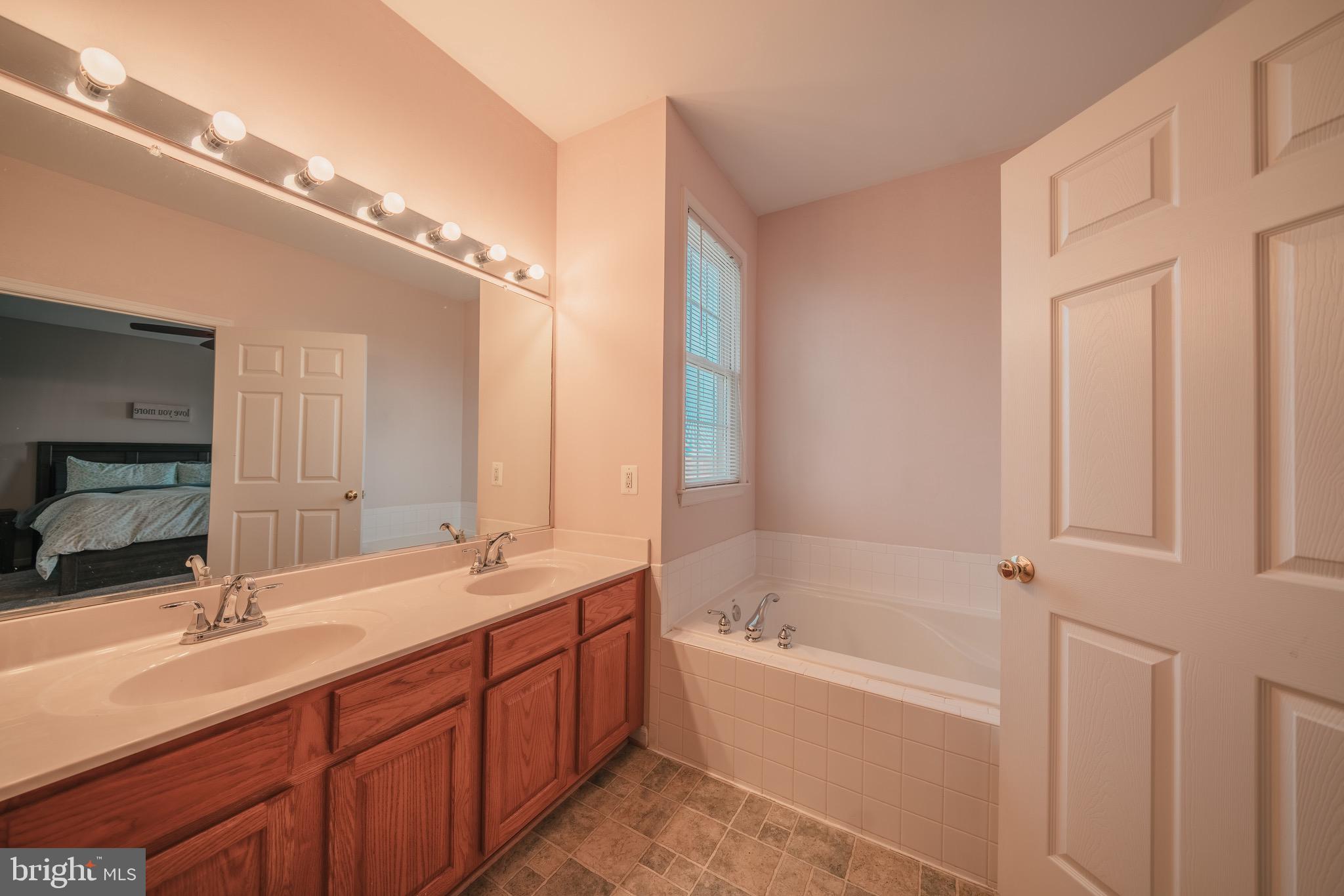 15186 Spring Ridge Road Culpeper, VA 22701 - Photo 15 of 36 Master luxury Bath ...