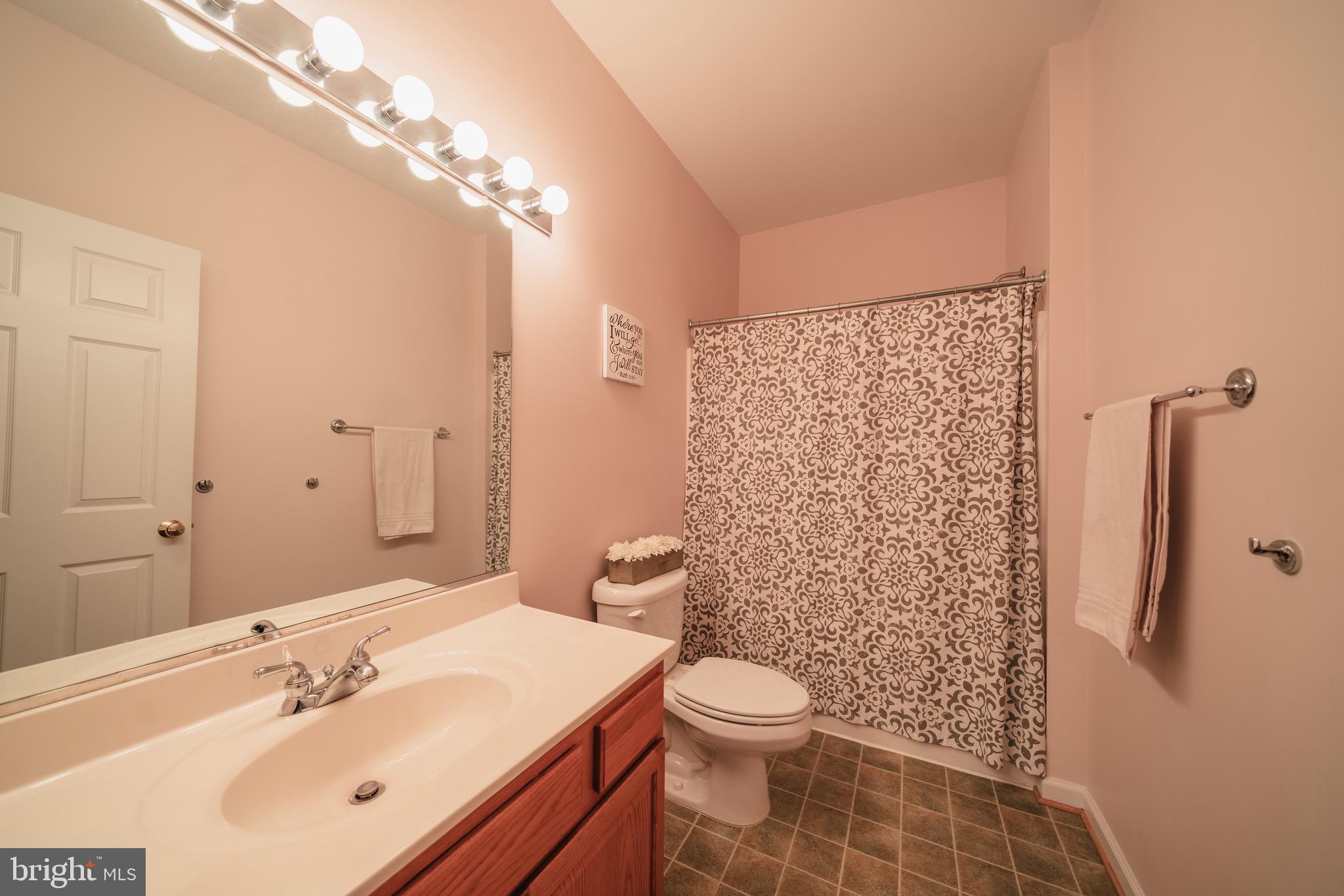 15186 Spring Ridge Road Culpeper, VA 22701 - Photo 18 of 36 Great Hall bathroom