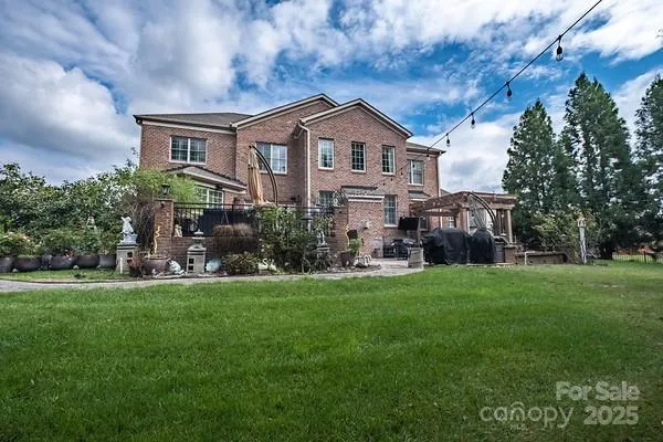 a view of outdoor space yard and patio