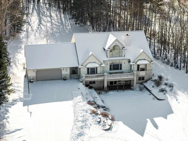 $624,900 | W5735 County Road East, Shawano, WI 54166