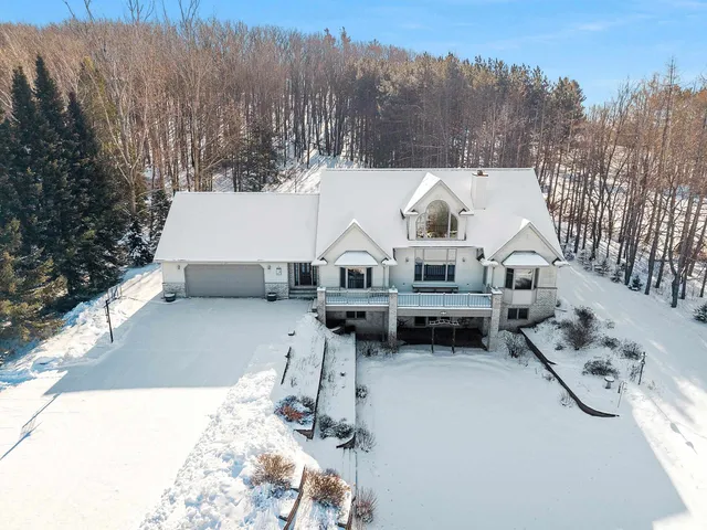 $624,900 | W5735 County Road East, Shawano, WI 54166