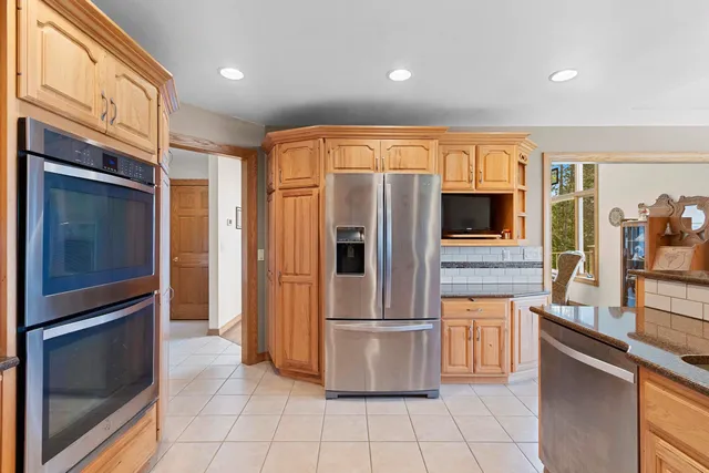 $624,900 | W5735 County Road East, Shawano, WI 54166