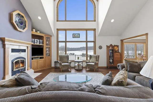 $624,900 | W5735 County Road East, Shawano, WI 54166