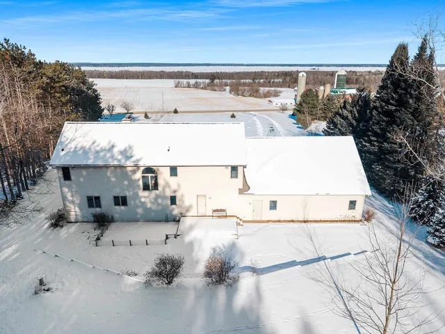 $624,900 | W5735 County Road East, Shawano, WI 54166