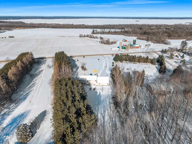 $624,900 | W5735 County Road East, Shawano, WI 54166